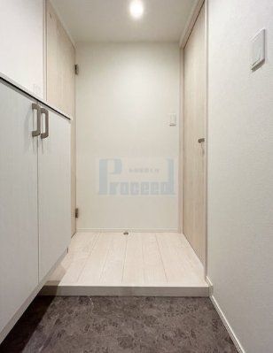 玄関　広々とした玄関部分