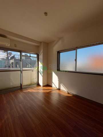 居室・リビング　※参考写真です。似た間取りの別部屋になります。