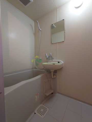 バス・シャワールーム　※参考写真です。似た間取りの別部屋になります。