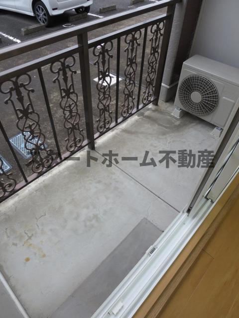 バルコニー　陽当たり良好なバルコニーです