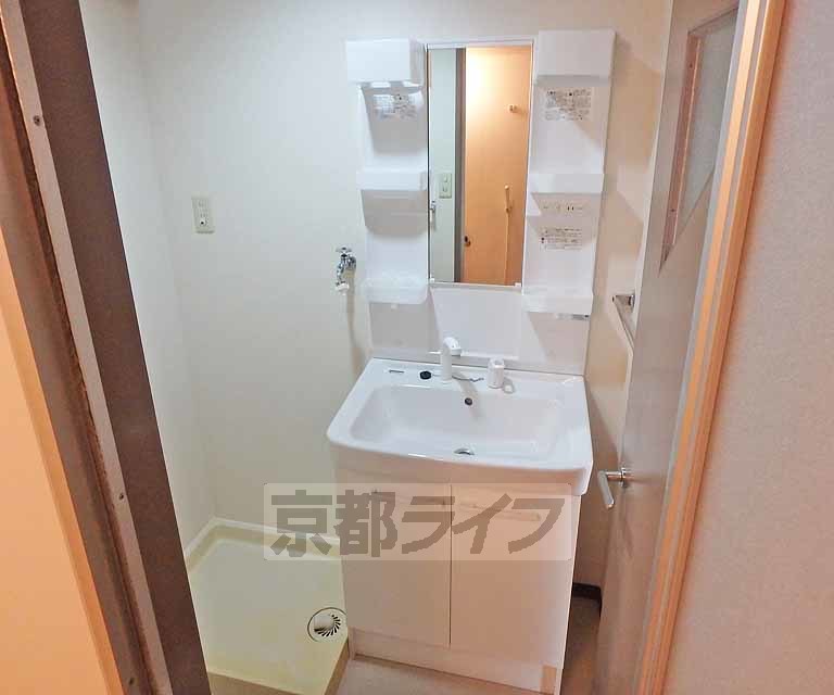 洗面設備　朝の支度はこちらでどうぞ