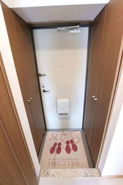 玄関　※同間取※別部屋参考写真です