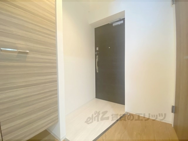 玄関　同シリーズマンションの写真です。