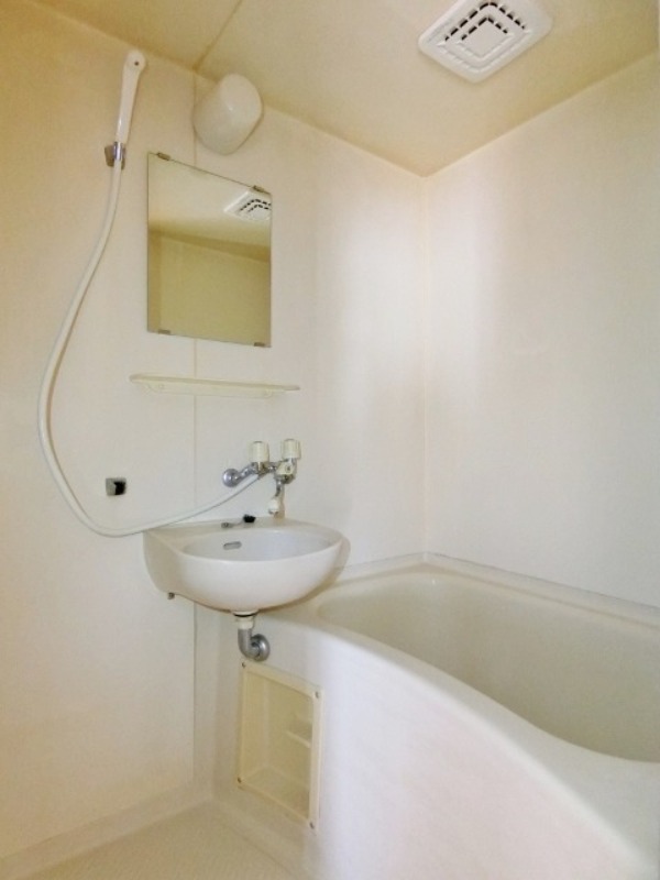 バス・シャワールーム　図面と現状に相違がある場合には現状を優先