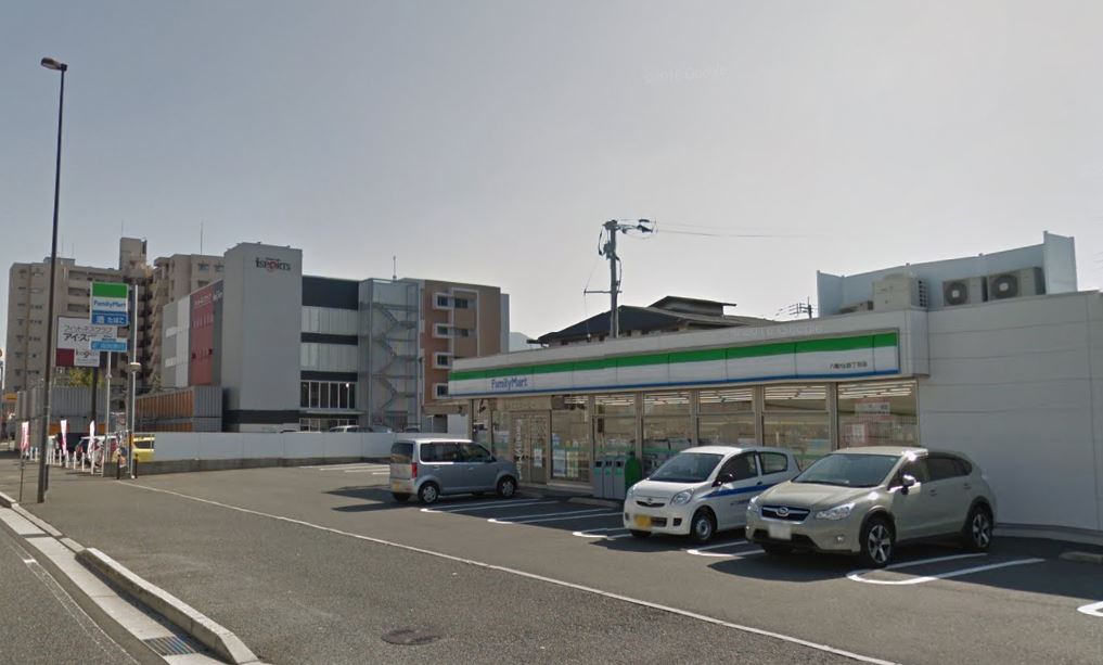 コンビニ　ファミリーマート 八幡穴生四丁目店（コンビニ）まで351m
