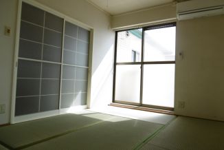 杉原病院ハイツの居間写真