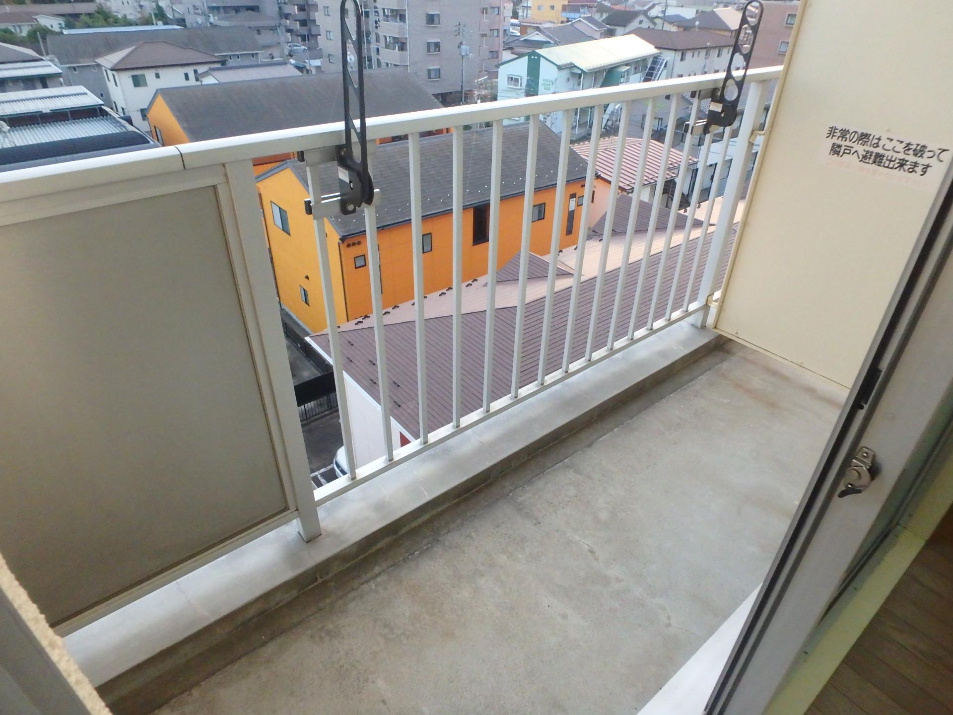 バルコニー　洗濯物が干せるバルコニーです