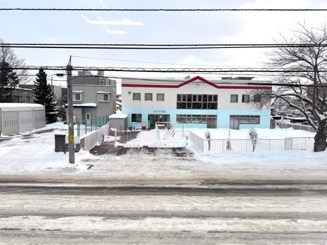 眺望　リビングからの眺望。目の前には保育園。小学校は徒歩3分です