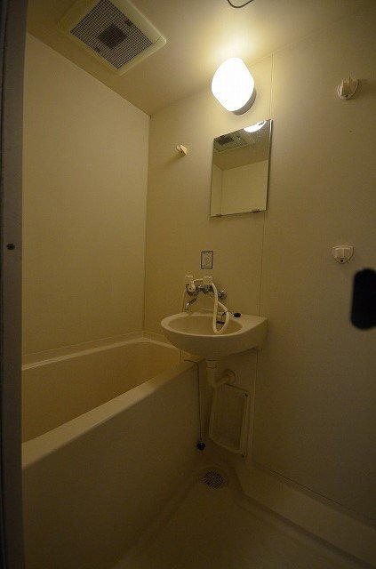 バス・シャワールーム　別号室の写真です