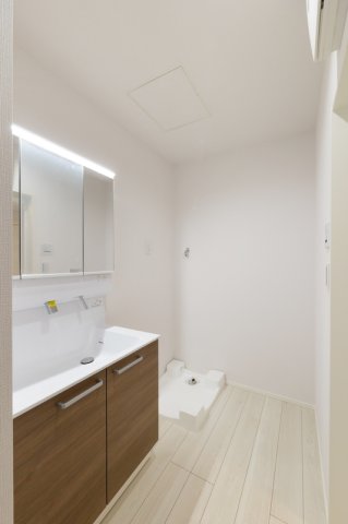 洗面設備　身支度に便利な洗面台♪