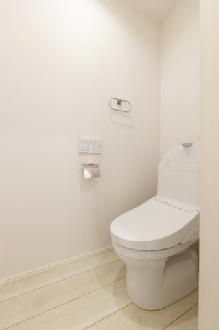 トイレ　落ち着いた色調のトイレです♪