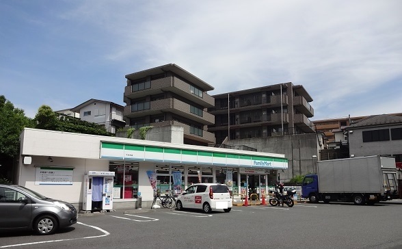 コンビニ　ファミリーマート 下永谷店（コンビニ）まで1518m
