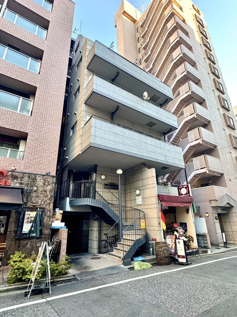 建物外観　麻布十番駅より徒歩１分の好立地