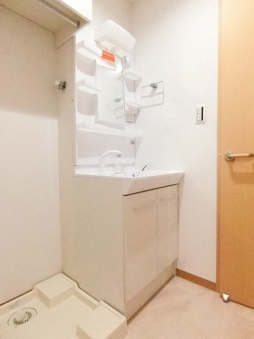 洗面設備　洗髪洗面化粧台で忙しい朝にも寝癖の付いた頭にも優しい☆お化粧