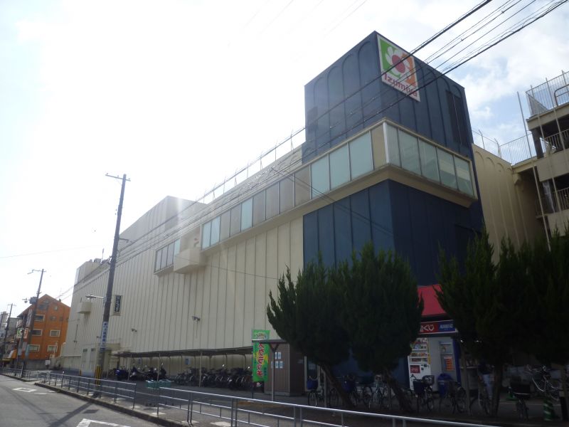 スーパー　イズミヤ株式会社 上新庄店（スーパー）まで284m