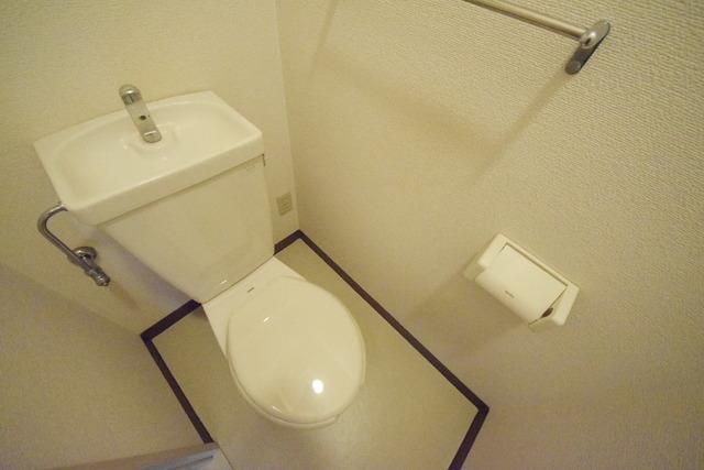 トイレ　※別部屋参考写真です