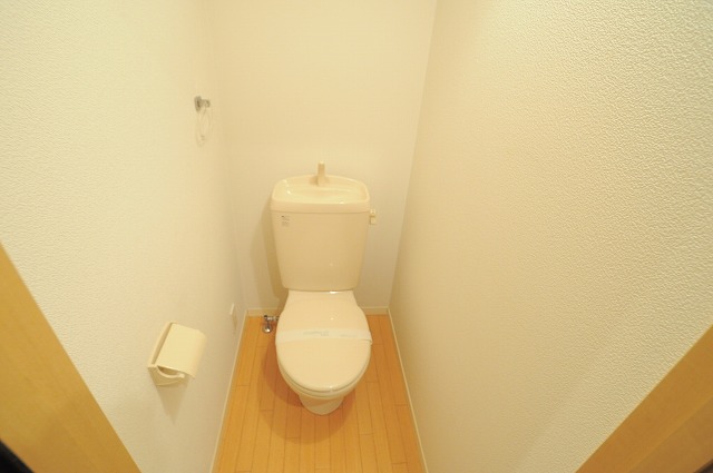 トイレ　※別部屋参考写真です