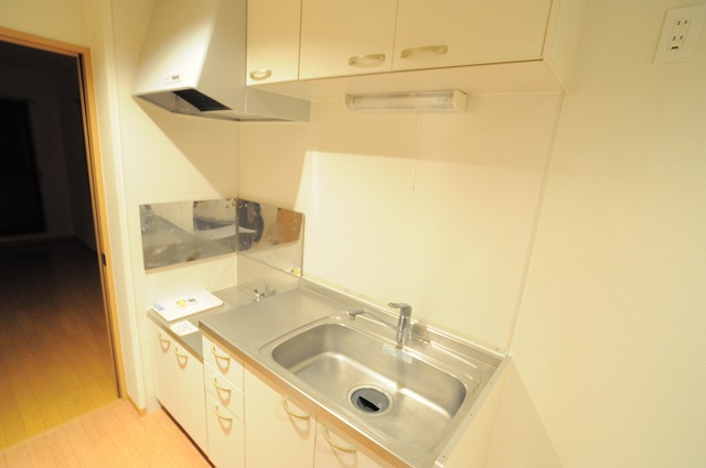 キッチン　※別部屋参考写真です