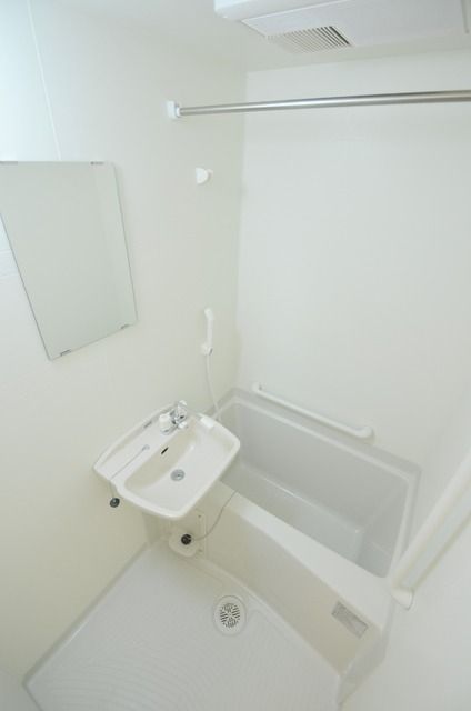 バス・シャワールーム　バスルーム