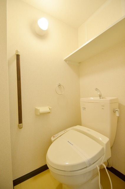 トイレ　シャワー付トイレ