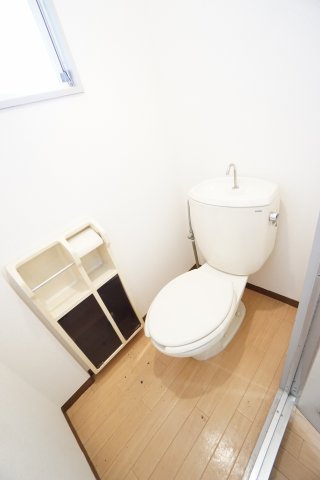 トイレ　※同物件・反転タイプの写真です。