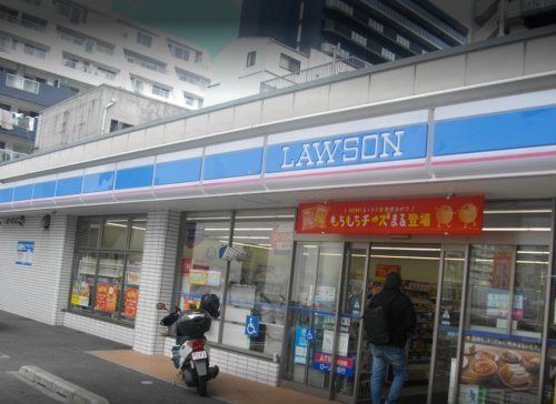 コンビニ　ローソン 桜川駅前店（コンビニ）まで210m