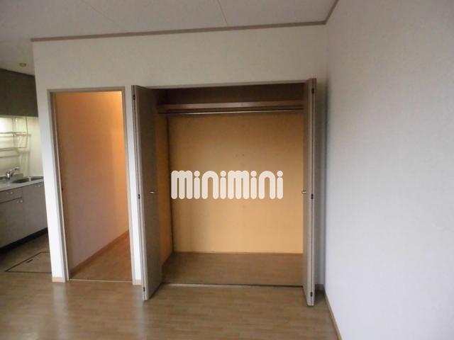 収納　たくさん服が掛けられます