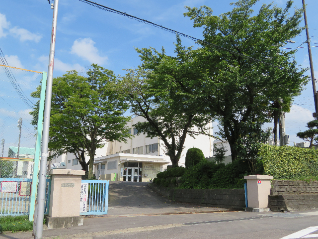 中学校　各務原市立蘇原中学校（中学校）まで1659m