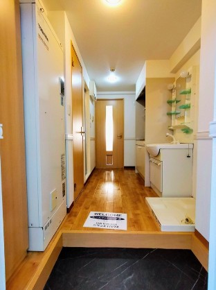 玄関　別部屋参考写真となります