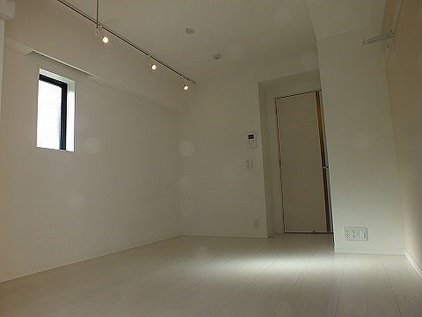 居室・リビング　※別部屋の参考写真です。