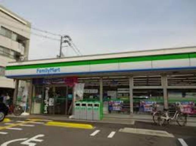 コンビニ　ファミリーマート豊中本町一丁目店（コンビニ）まで882m