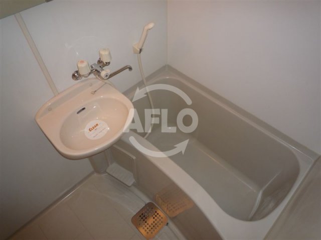 バス・シャワールーム　エスティライフ難波西　浴室