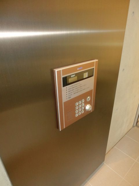 セキュリティ　オートロック付きエントランでセキュリティもバッチリ