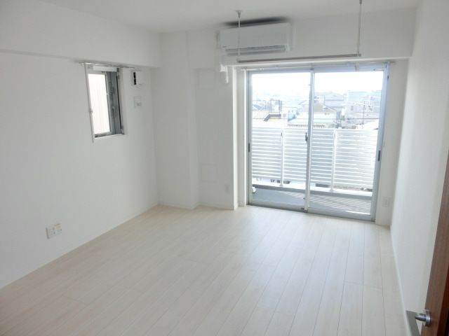 居室・リビング　2面採光で開放感ありますね