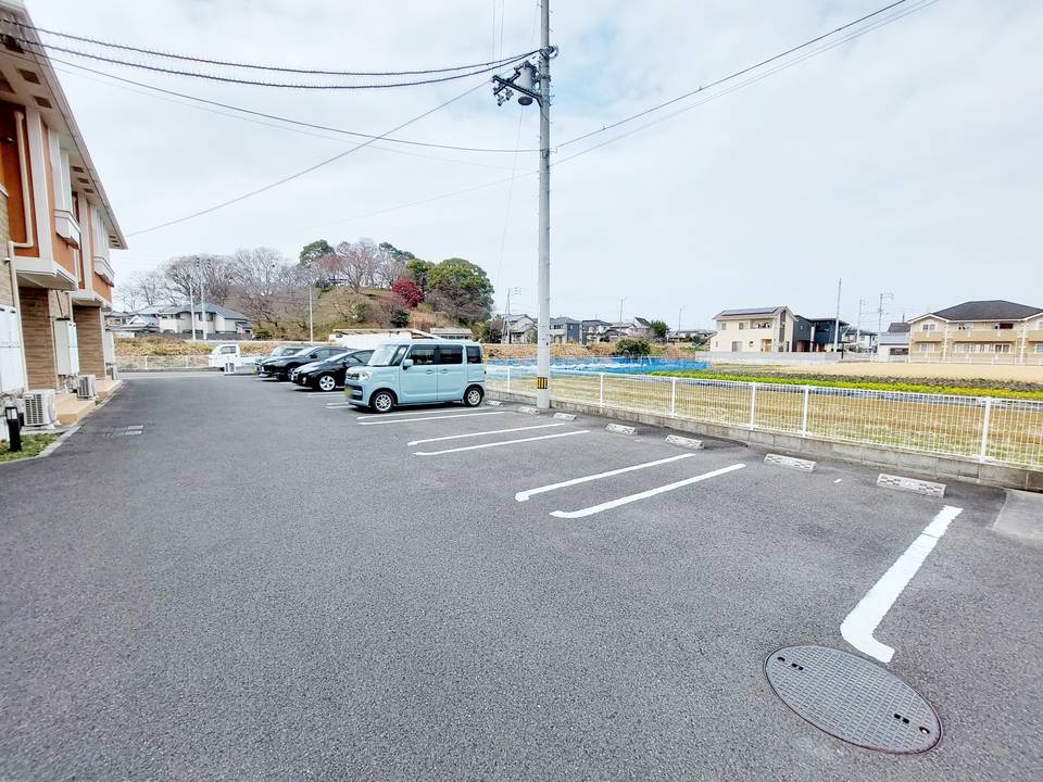 駐車場　駐車場