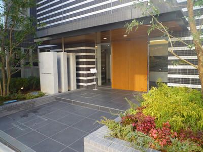 エントランス　ゆとりのあるエントランスです