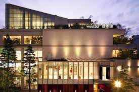 飲食店　west53rd(ウェストフィフティーサード) 日本閣（飲食店）まで450m