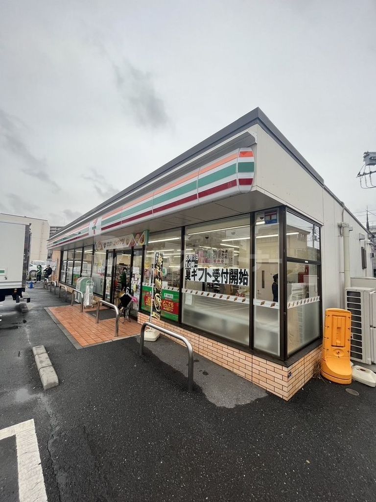 コンビニ　セブンイレブン板橋小茂根（コンビニ）まで270m