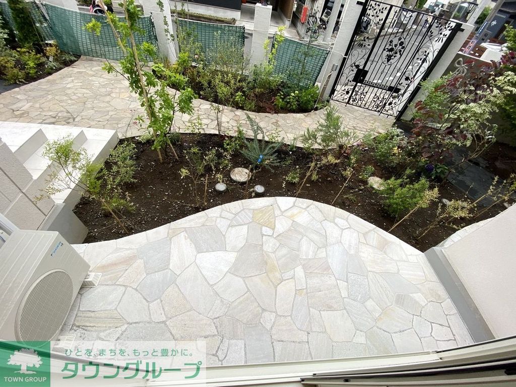 バルコニー　庭