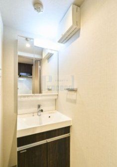 洗面設備　使いやすい独立洗面台☆