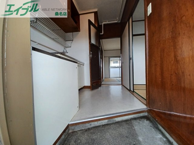 玄関　同タイプ部屋写真です。