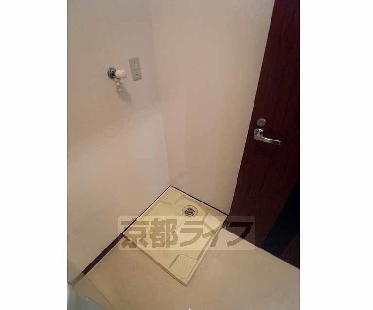 その他設備　脱衣所に洗濯機が置けます。