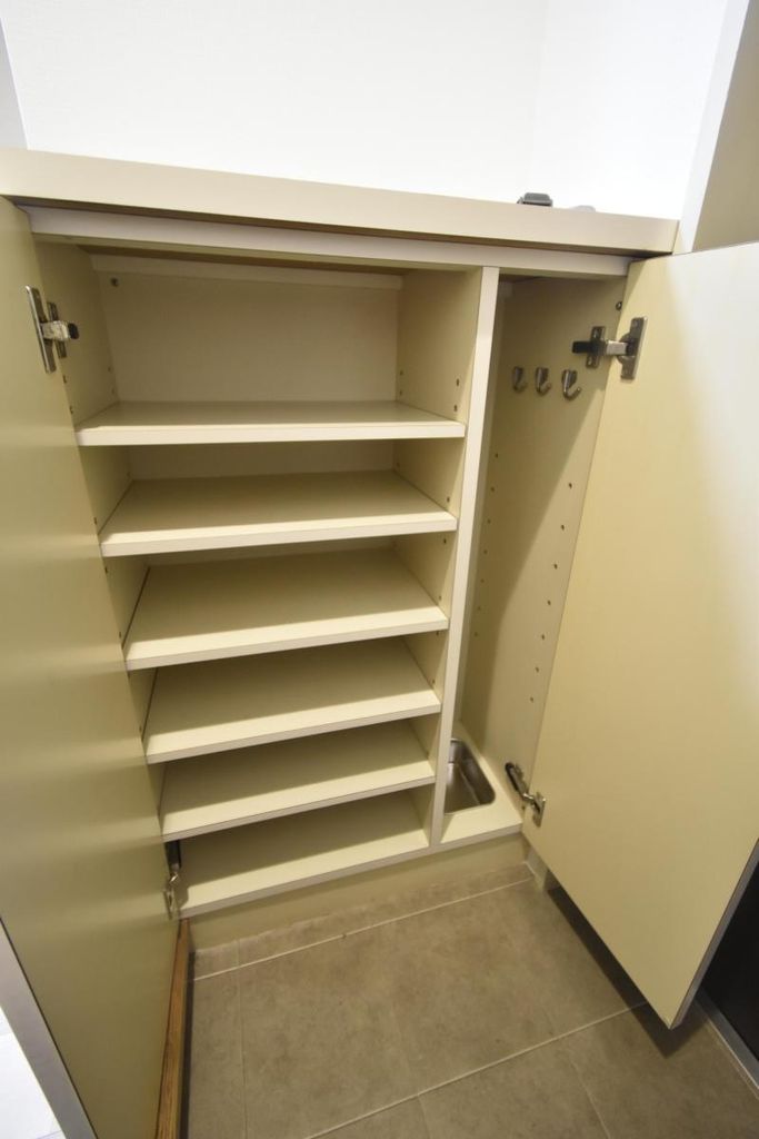 収納　★収納がある為、玄関をスッキリさせられます★