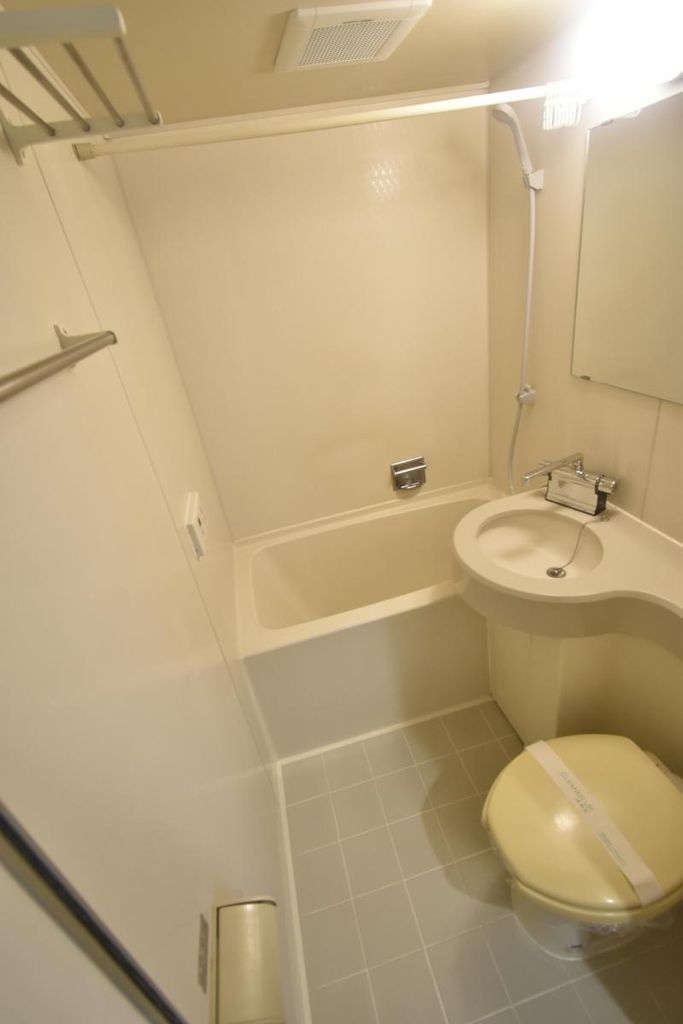 バス・シャワールーム　★　バスルーム　★