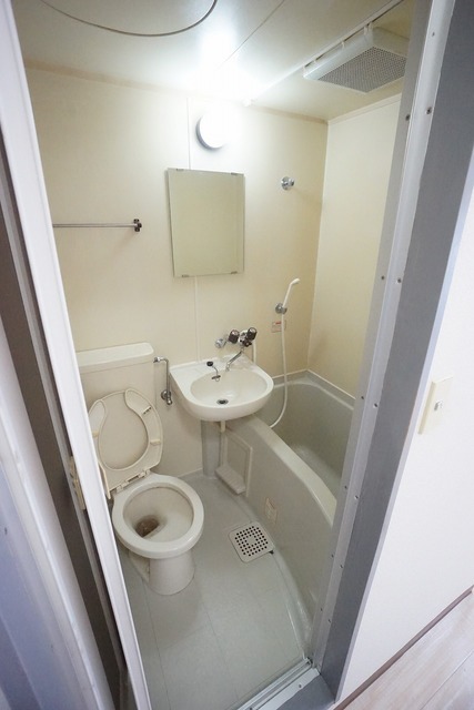 バス・シャワールーム　別号室のお写真です。