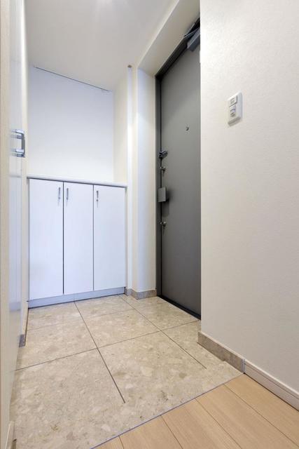 玄関　※写真は同タイプ住戸です。
