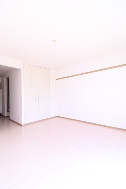 居室・リビング　８帖の洋室です。