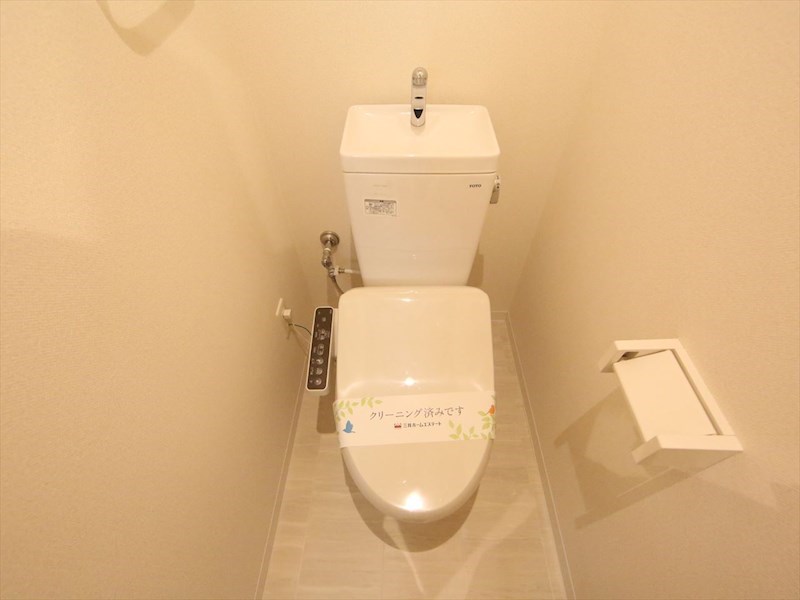 トイレ　温水洗浄便座付トイレ