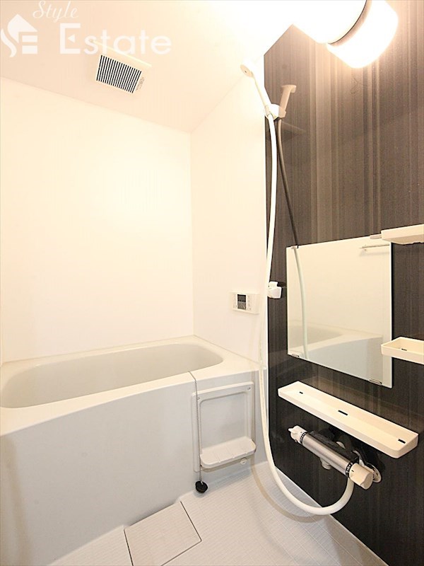 バス・シャワールーム　バスルーム