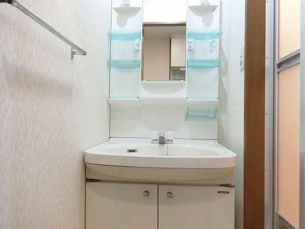 洗面設備　独立洗面台付き！